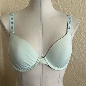 Victoria’s Secret T-Shirt Lightly Lined Full Coverage Light Blue Logo Straps Bra